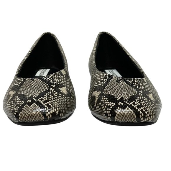 🔥SALE🔥STEVE MADDEN DELIAH SNAKE SKIN BALLET FLATS SZ 9 M - Picture 3 of 15